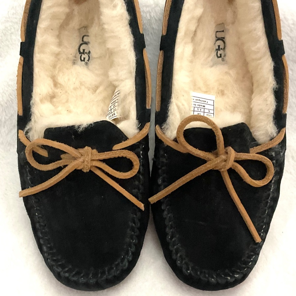 BLACK UGG DAKOTA SUEDE SLIPPER LOAFERS SLIP ON MOCCASIN SHOES SZ 6 - Picture 4 of 12